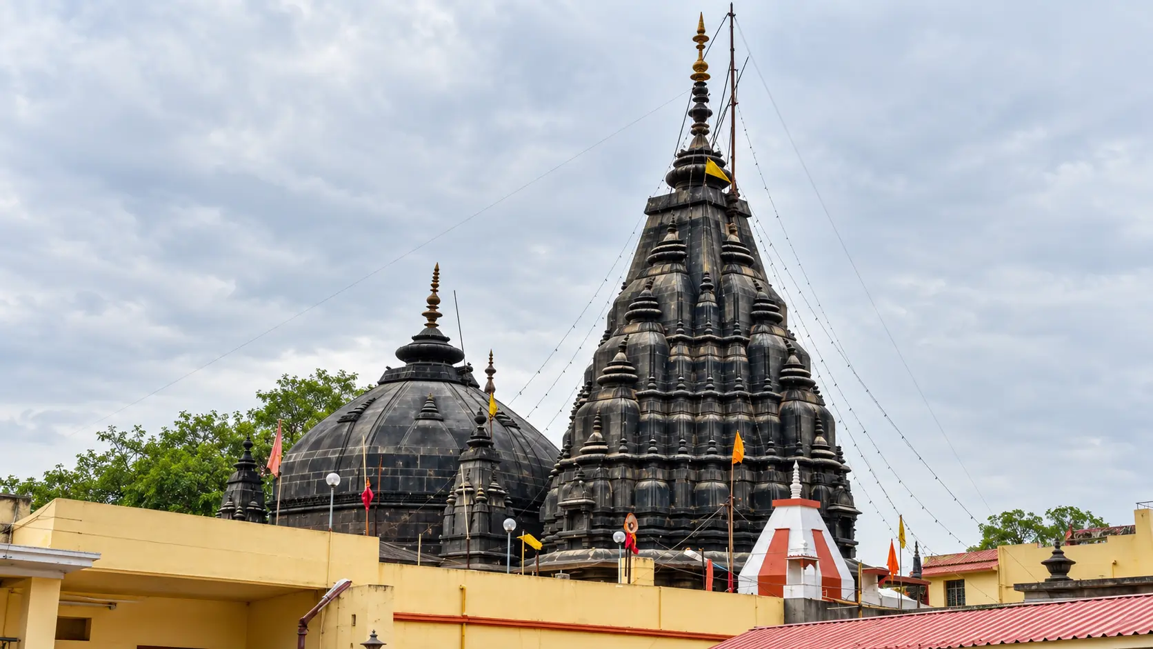 Gaya (Vishnupad Temple and Falgu River)