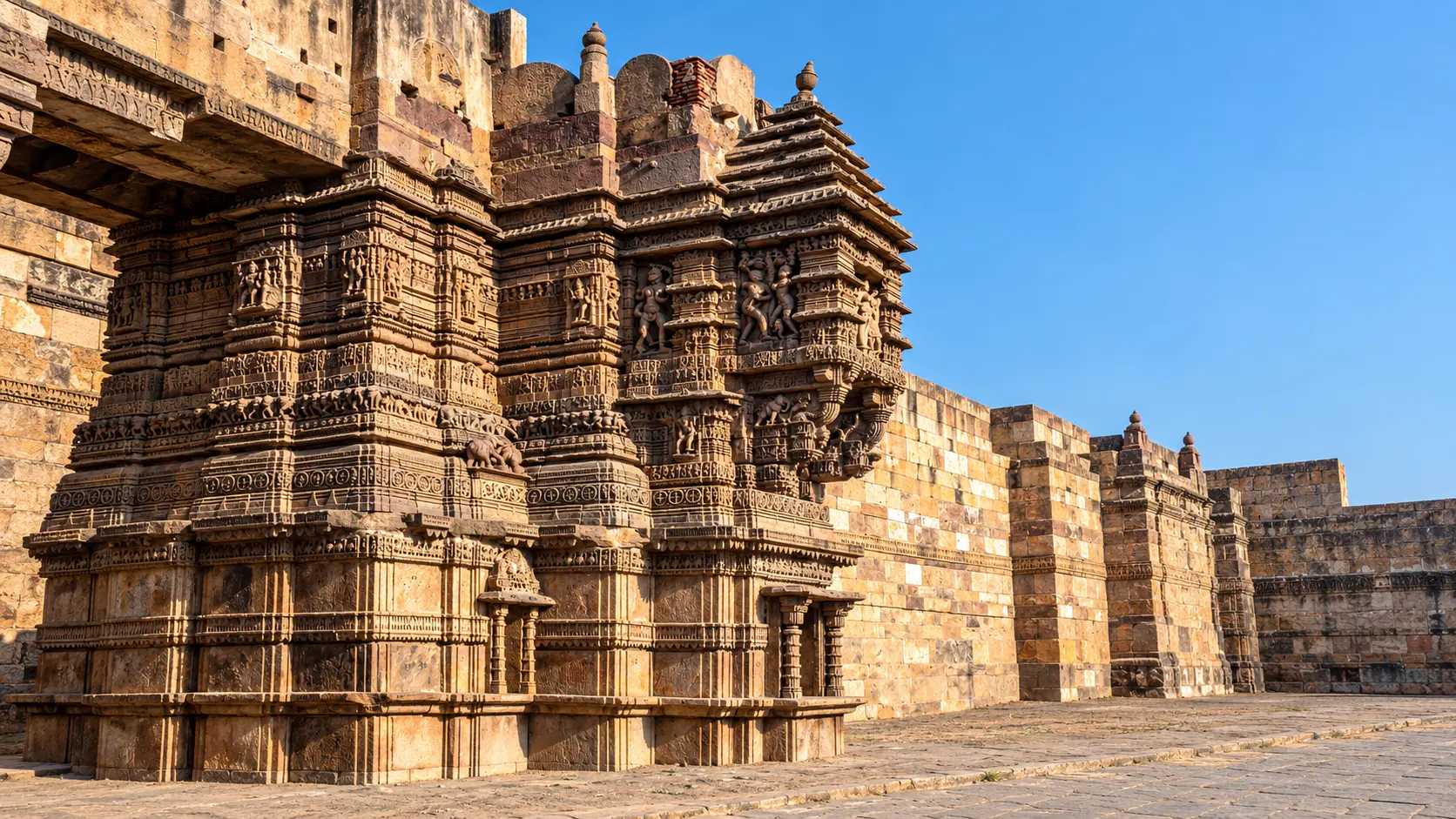 Dabhoi Fort and Hira Bhagol
