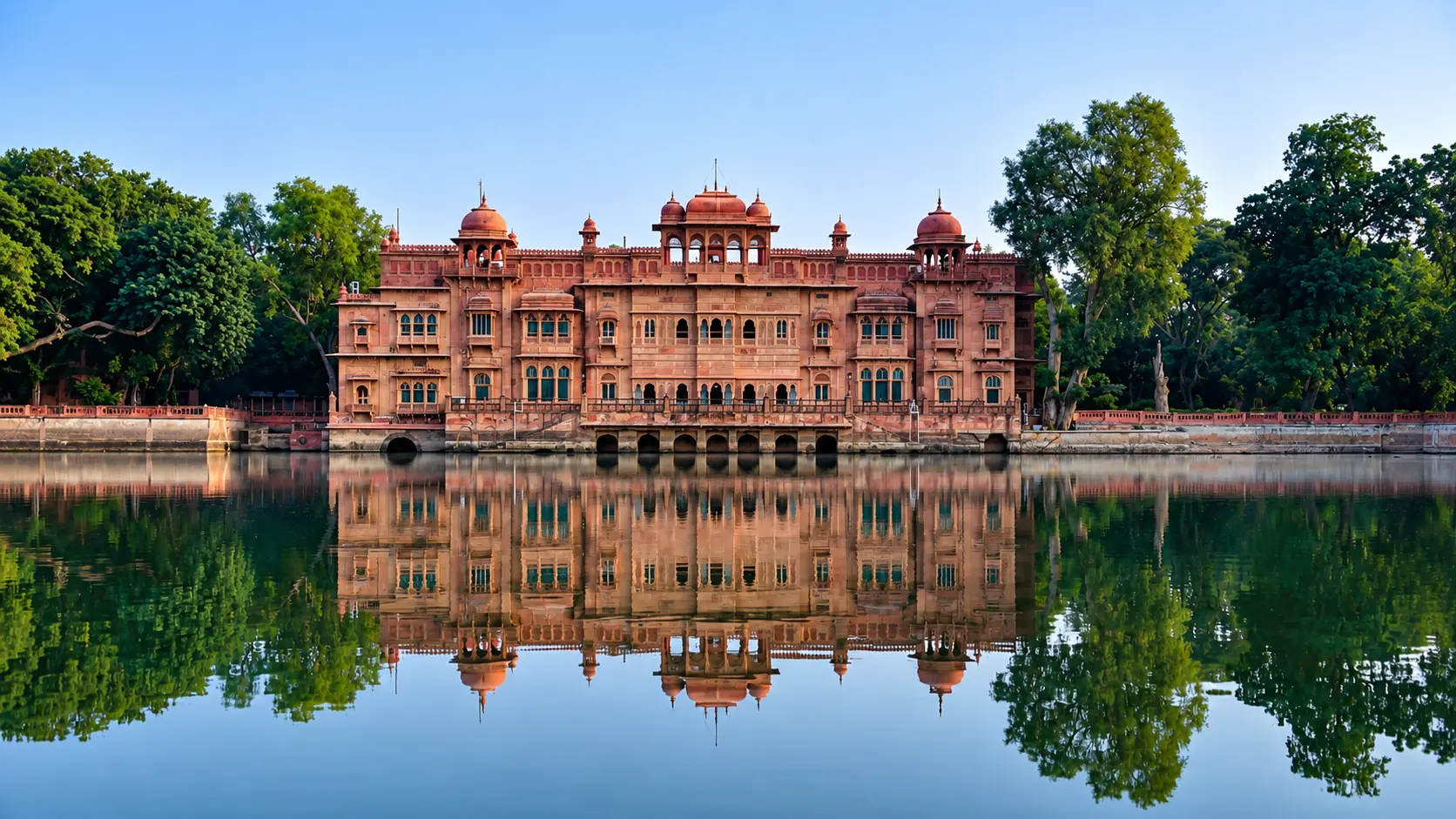Gajner Palace and Lake