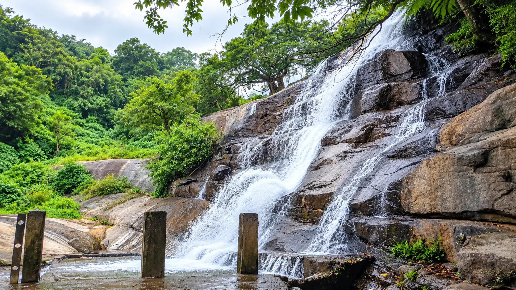Suruli Falls